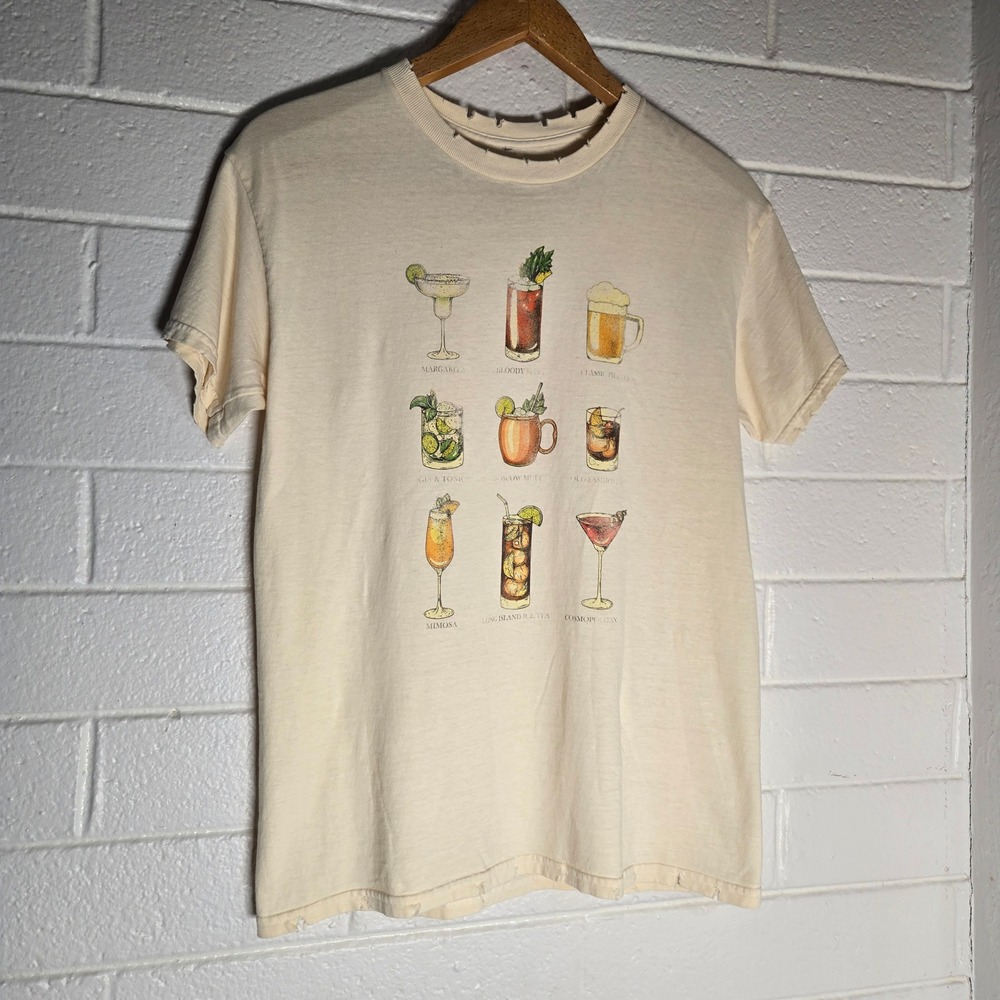Modish Rebel Cocktail Distressed Large T Shirt Drinks Resort Tailgate Party Tee